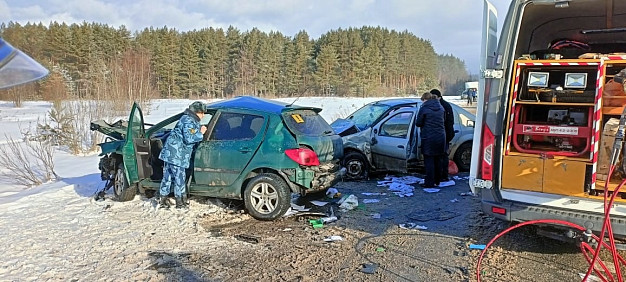  В Ивановской области в ДТП у кладбища пострадали трое 