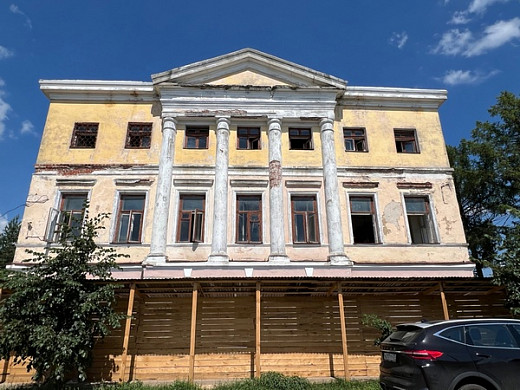  В Кинешме продолжается реставрация исторического здания детской поликлиники 