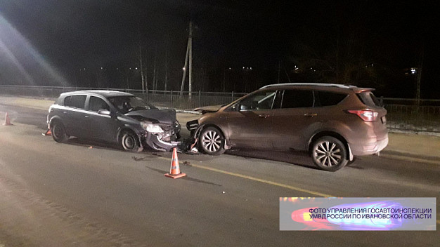 В двух автоавариях в Иванове пострадали 4 человека