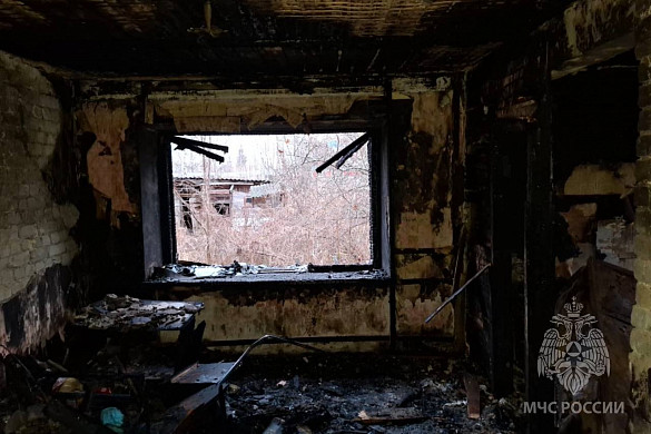 В Родниках неизвестные подожгли нежилой дом