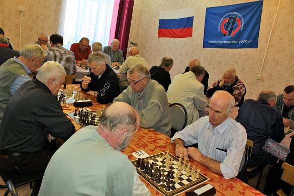 Пенсионеры в Приволжске создали клуб «Алмазная мозаика»