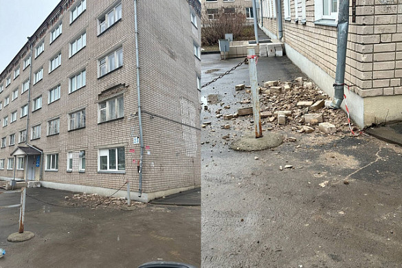 Кирпичи из стены общежития ИвГУ выпали не сами, их выбили специально