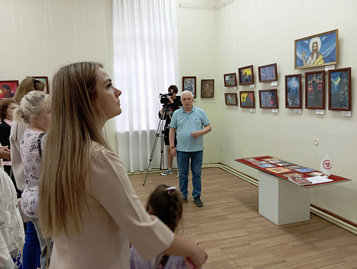 В Вичуге открылась выставка репродукций Рериха