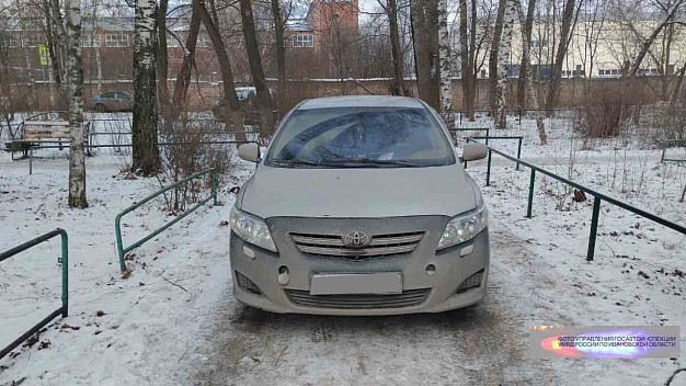 В Иванове водитель сбил женщину задним ходом и скрылся