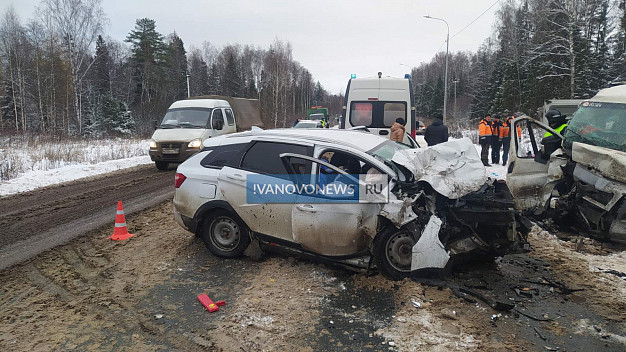 В жутком ДТП в Ивановской области погибли два пассажира