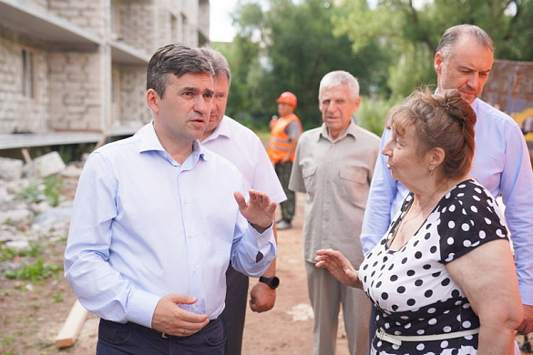 Готовность проблемного дома для родниковских переселенцев - 50 процентов