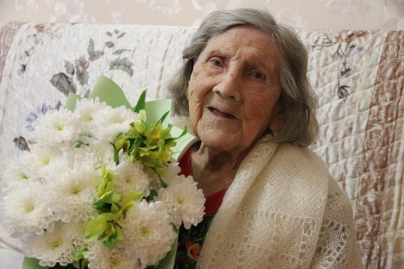 В Иванове со 100-летним юбилеем поздравили Зинаиду Константиновну Макарову
