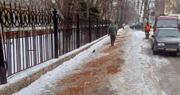  В Иванове для обработки тротуаров израсходовано более 40 тонн песка 