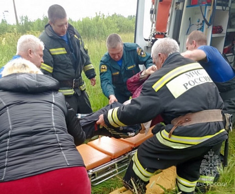  Фурмановские пожарные спасли упавшего в 6-метровый колодец мужчину 