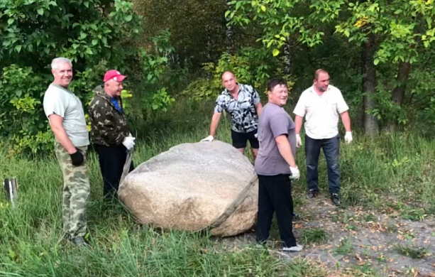 Пограничники в Вичуге установили памятный обелиск