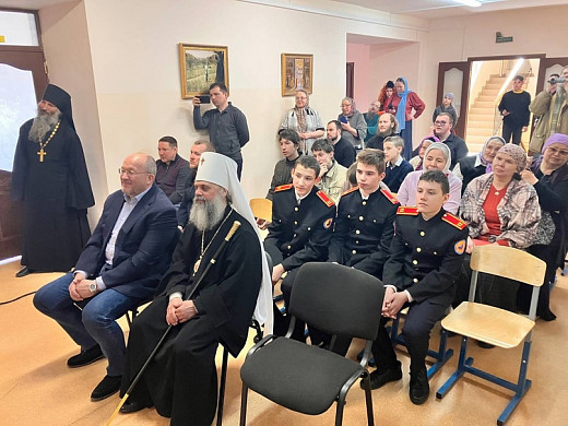 Митрополит Иосиф подарил велосипеды жителям православного семейного поселения