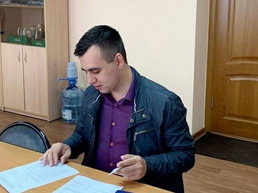 Суд возвратил дело против областного депутата прокуратуре