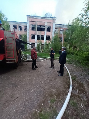 В Ивановской области горела заброшенная школа 