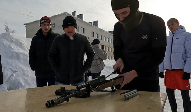 Среди студентов ивановских колледжей провели военную эстафету