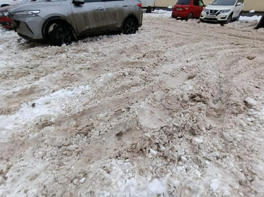Жительница Кохмы возмущена нерасчищенной территорией
