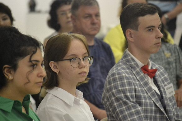  В Иванове талантливые выпускники получили городскую премию 