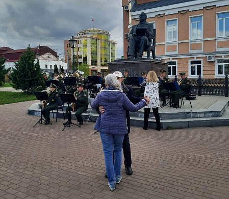 Летом ивановцы снова будут танцевать у памятника Гарелину