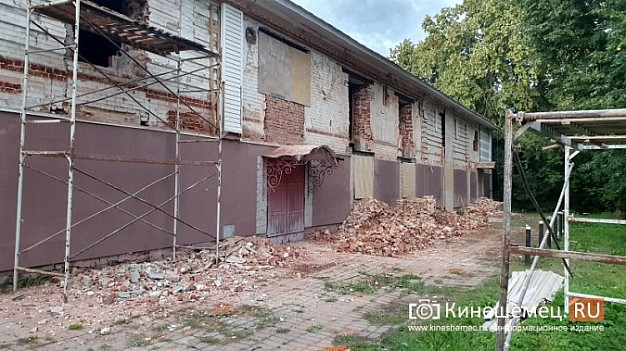 Суд обязал собственников сохранить старое здание драмтеатра в Кинешме