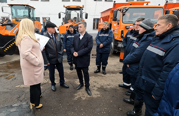 Ивановские коммунальщики получили новую технику для уборки города