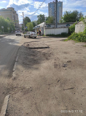 В Иванове снесли опасную контейнерную площадку у детского сада
