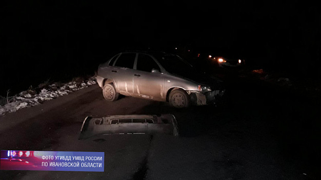 В Ивановской области столкнулись легковушка и трактор
