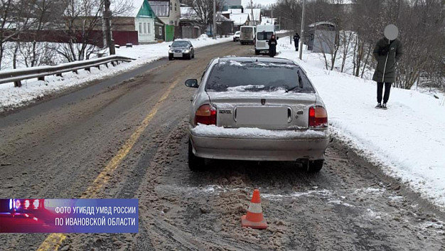 В Иванове перебегавшая дорогу девушка попала под машину