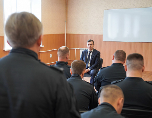 Губернатор Станислав Воскресенский встретился с бойцами СОБР «Сумрак»