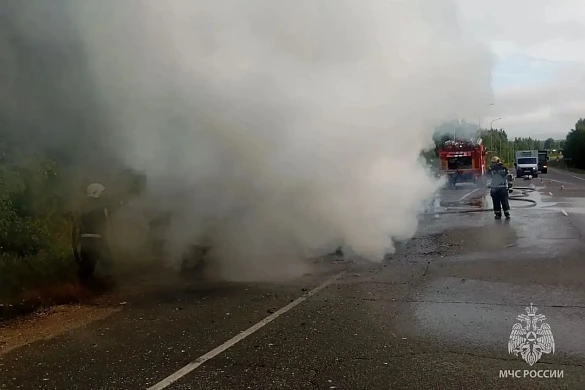 В Фурмановском районе вспыхнул автобус