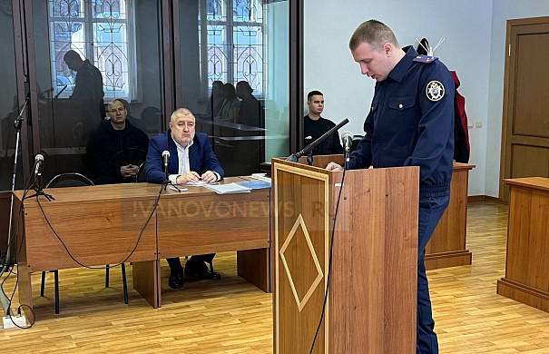 Александр Шаботинский признал вину в получении взятки и превышении полномочий 