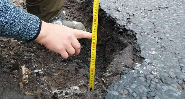  В Ивановской области на трассе возле Синей Осоки появилась яма-ловушка 