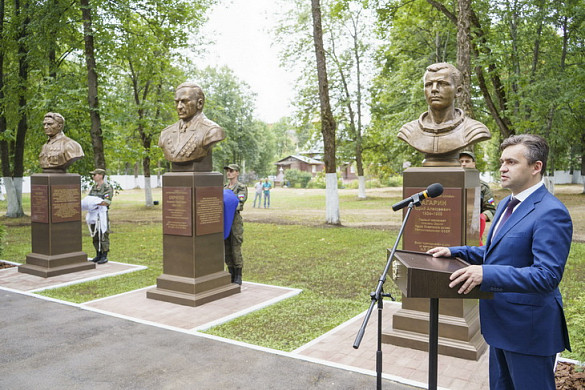 На Северном аэродроме открыли  Аллею Российской Славы
