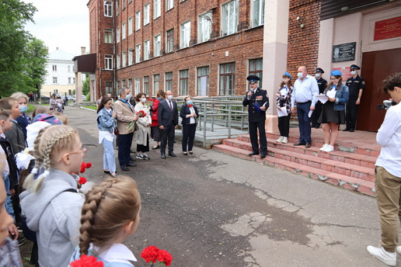 Установлена мемориальная доска кавалеру ордена Славы Вячеславу Веретенникову