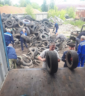Более 20 тонн автопокрышек вывезли с улиц Кинешмы