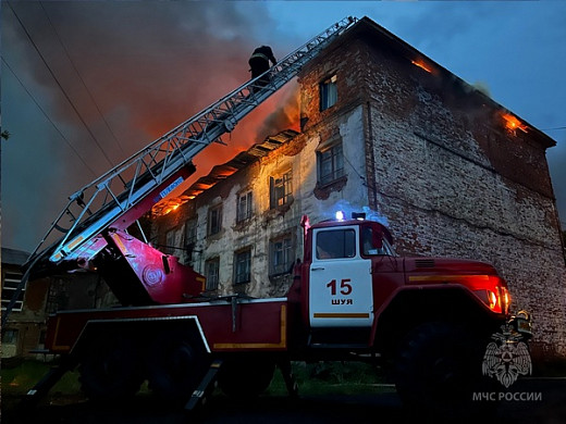 Фабрика в Каминском сгорела на площади 1600 квадратных метров