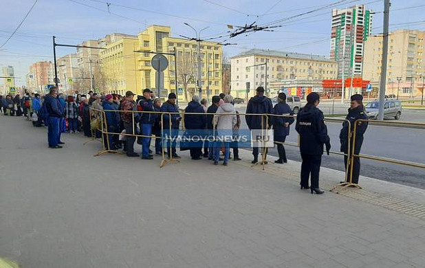 Некоторые ивановцы пожаловались на долгое ожидание автобусов до кладбища в Пасху